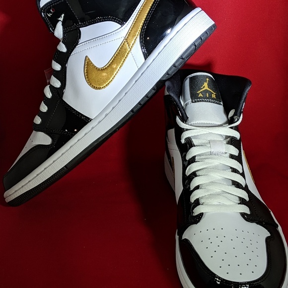 🔱Jordan 1🔱 Mid Se Black Metallic Gold-White - Picture 7 of 8